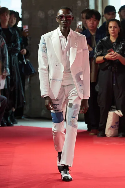 Look 37